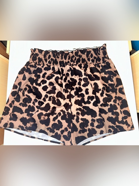 SHEIN Pants - SHEIN Black & Tan Leopard Smocked Waist Shorts